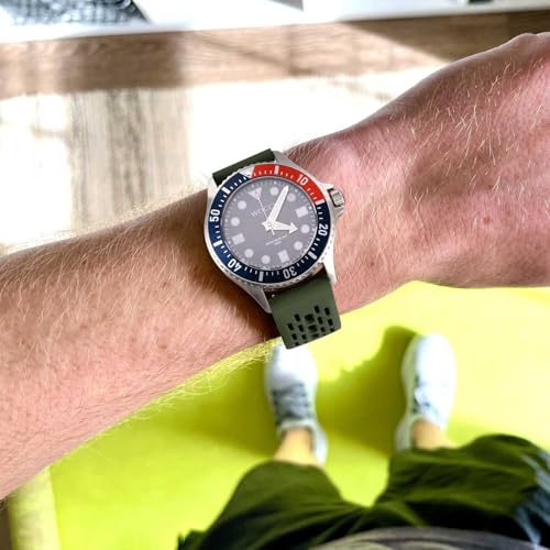 WOCCI 22mm Breathable Hollow Silicone Watch Band, Quick Release, Replacement Strap for Men and Women (Green)