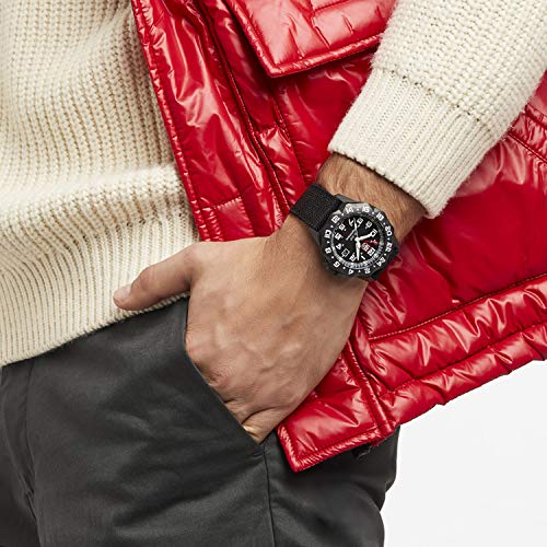 Luminox - F-117 Nighthawk XA.6421 - Mens Watch 44mm - Pilot Watch in Black Date Function Second Time Zone - 200m Water Resistant Sapphire Glass - Mens Watches - Made in Switzerland